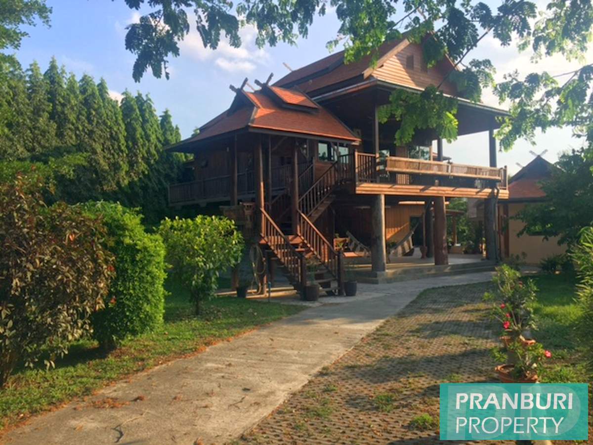 Thai teak house Traditional 4 bedroom home with lake next to Pranburi