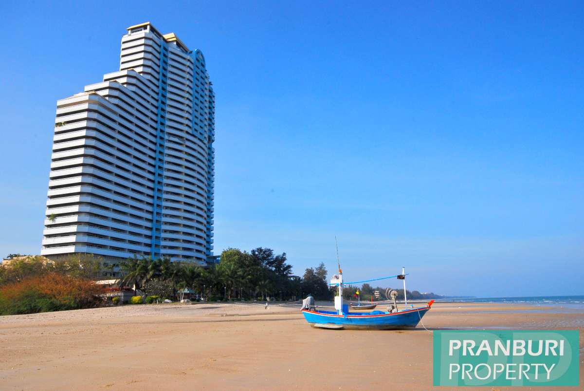 Spacious high beach front sea view condo for sale in Cha Am, north of