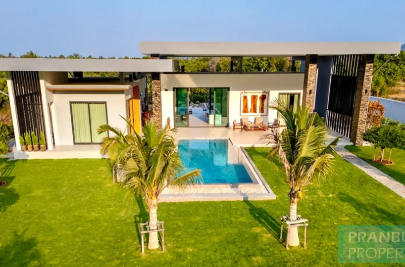 Unique_luxury_pool_villa_samroiyot_002-818x540 Property for Sale in Pranburi & Hua Hin | Villas & Land Thailand